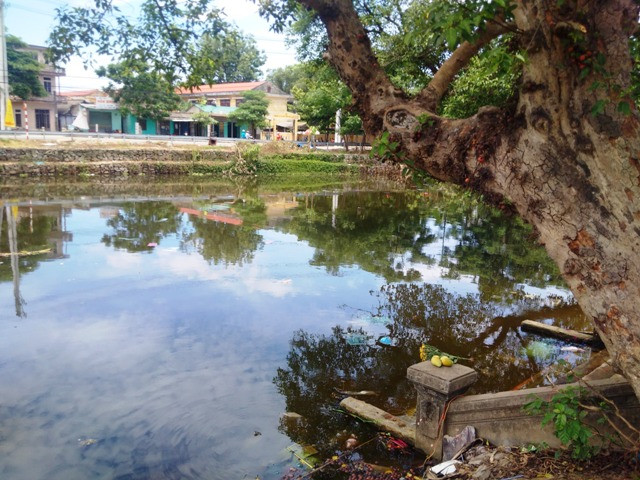 Hiện trường đoạn sông nơi xảy ra vụ tai nạn đau lòng làm 3 cháu học sinh tử vong.