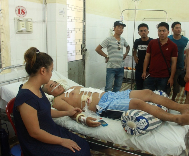 Tài đang được theo dõi tại phòng cấp cứu.