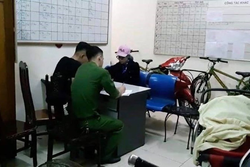 "Hotgirl Bella" tại cơ quan công an.