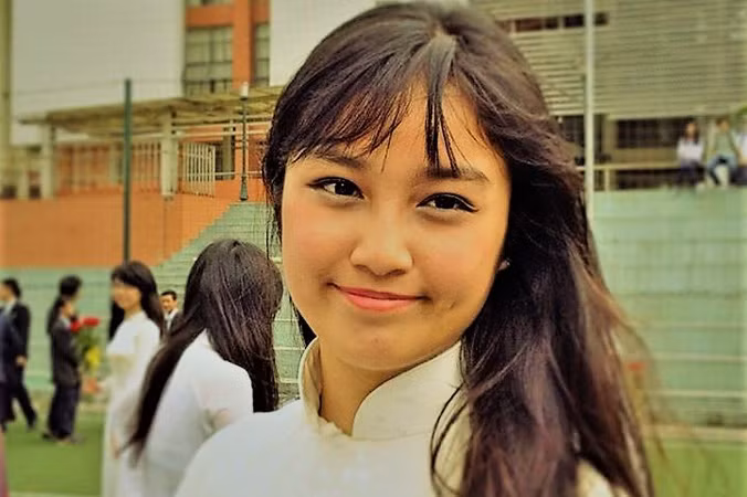 Nguyễn Linh Chi, sinh năm 1996 hiện đang là sinh viên năm cuối ngành Sinh học phân tử, ĐH Colgate.