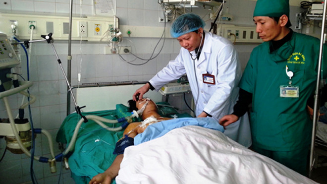 Bệnh nhân Hòa đang dần hồi phục sau ca phẫu thuật phức tạp. Ảnh: Lê Hoàng