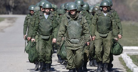 Bản tin 8H: Ukraine điều binh, người biểu tình cố thủ