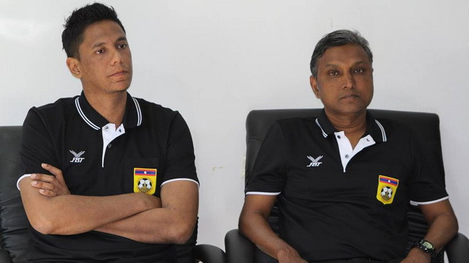 BHL đội tuyển Lào nghiên cứu rất kỹ lối chơi của đội tuyển Việt Nam.Ảnh: LFF.