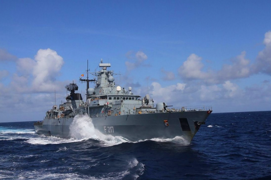 Tàu khu trục Đức Bayern. (Ảnh: Twitter)