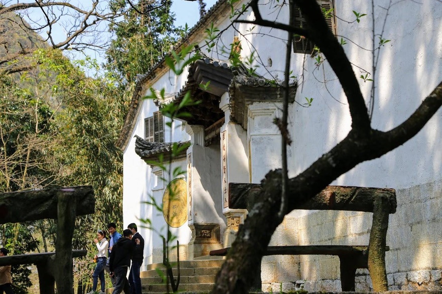 Bộ VHTTDK kiến nghị Thủ tướng tiếp tục chỉ đạo việc cấp sổ đỏ dinh thự họ Vương. Ảnh: Thu Hà