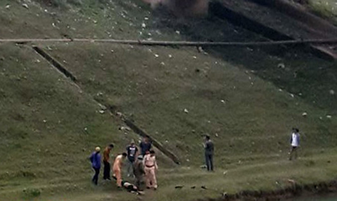 Hiện trường giải cứu người phụ nữ.