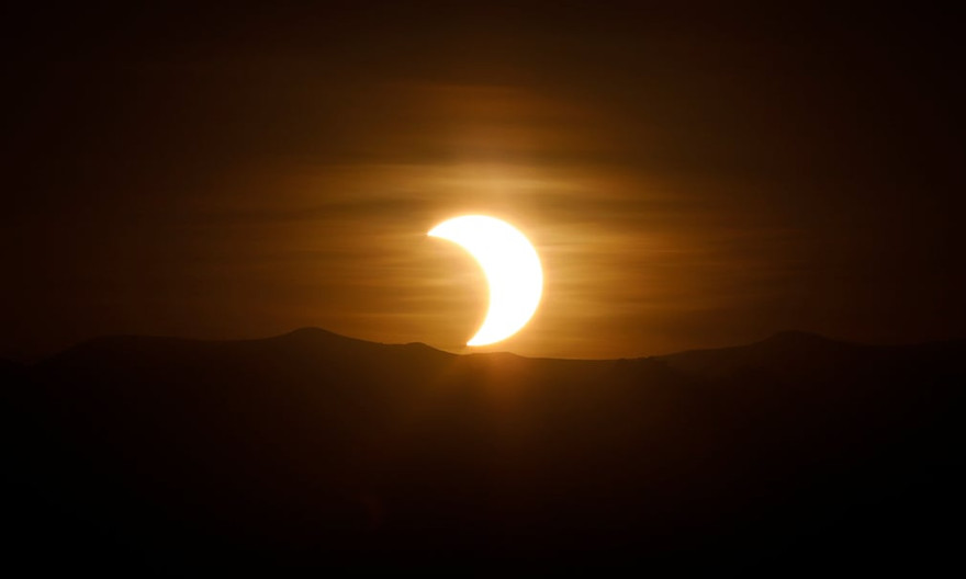 Người dân khắp thế giới hào hứng xem nhật thực hình khuyên