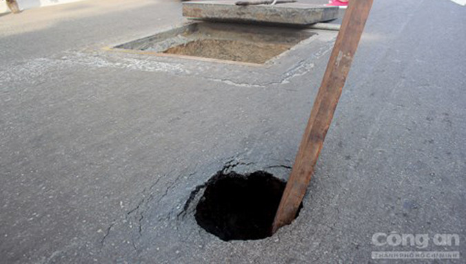 "Hố tử thần" tại đường Hai Bà Trưng.