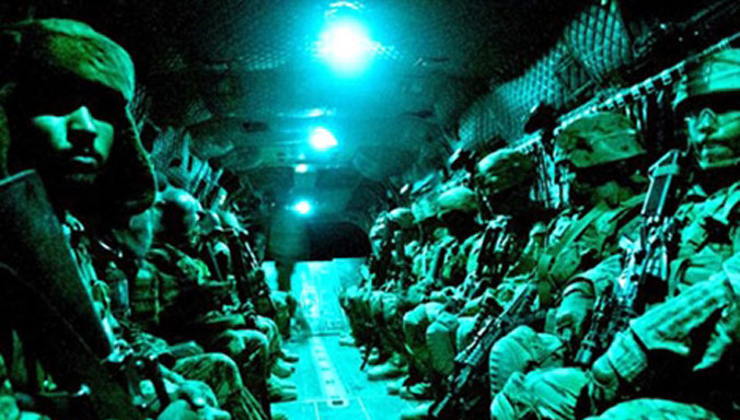 15 biệt kích Team 6 trên chiếc “kẻ chiếm đoạt” 17.