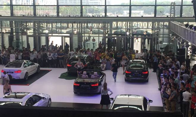 Kỷ lục ‘xếp hình’ mừng 100 năm thương hiệu BMW