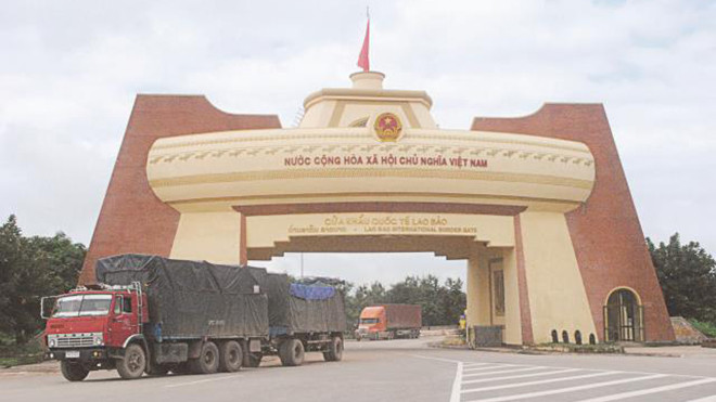 Cửa khẩu Lao Bảo (Quảng Trị) kết nối giữa Việt Nam và Lào.
