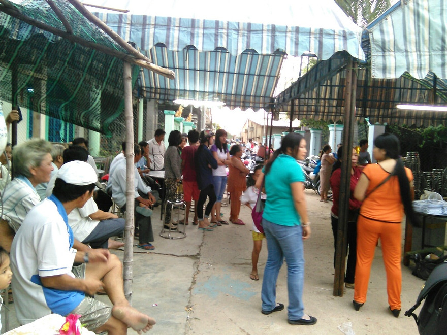 Gia đình chuẩn bị làm tang lễ cho bà Lê Thị Gái.