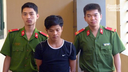 CATX Sơn Tây dẫn giải đối tượng Nguyễn Anh Tú.