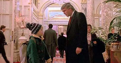 Cảnh phim có Tổng thống Trump trong "Ở nhà một mình 2".