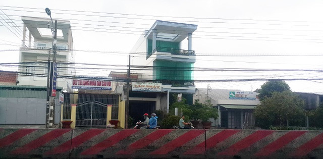 Khu vực xô xát giữa Trung tá Trung và người phụ nữ.