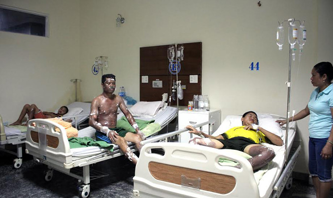 3 cha con anh Hưng tại bệnh viện