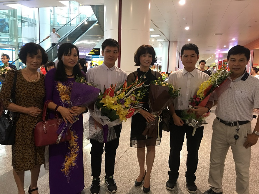 Hai chàng trai chuyên Lý của trường Phan đoạt huy chương tại Olympic Vật lý quốc tế 2017 đã xác nhận vào ĐH Bách khoa Hà Nội. 