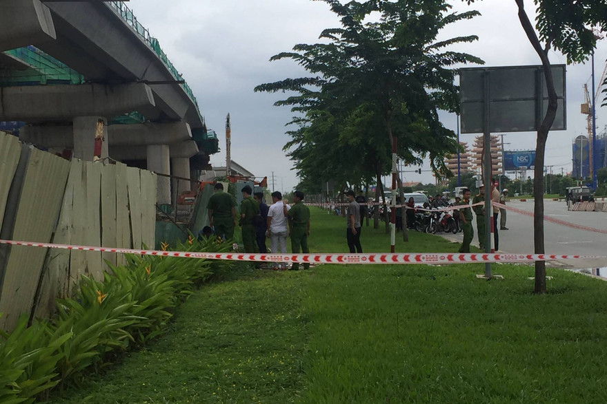 Lực lượng chức năng điều tra vụ việc.