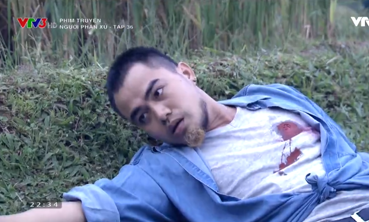 Lương Bổng buộc phải bắn Trần Tuấn để giải cứu Bảo Ngậu.