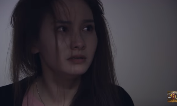 Hạnh phẫn uất khi cho rằng hai anh trai đã "bán" mình.