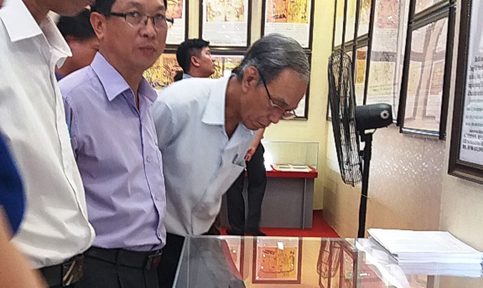 Triển lãm tạo được sự quan tâm của đông đảo công chúng tại Huế.