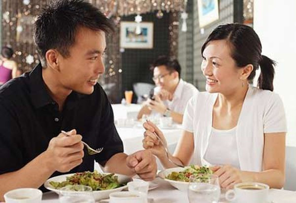 Quá để mắt tới chồng càng dễ mất chồng!