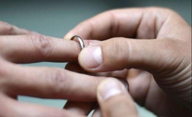 Bỏ bạn trai nghèo khó, tôi chấp nhận kiếp vợ lẽ 