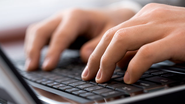 Suýt ly dị vợ vì thói quen đăng status 'câu like'