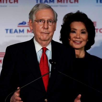 Ông Mitch McConnell và bà Elaine Chao. (Ảnh: Reuters)