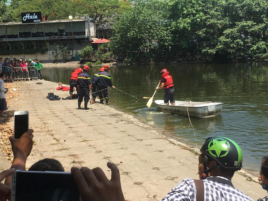 Thi thể người đàn ông được tìm thấy.