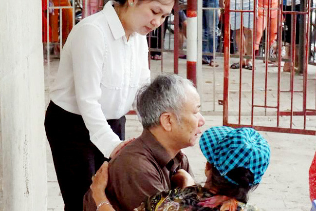 Ông Mạnh gần như suy sụp khi nghe tin bà T. tử vong.