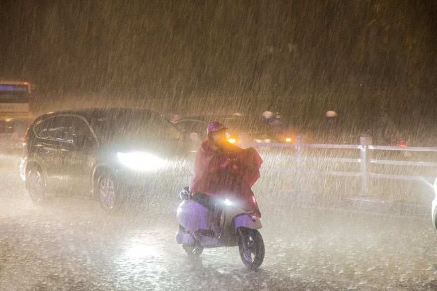 Hà Nội mưa lớn, đề phòng ngập úng