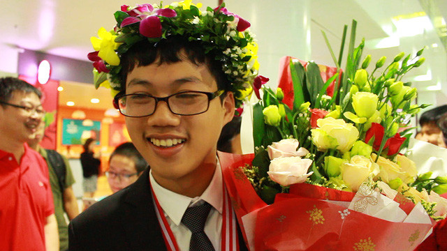 Em Đinh Anh Dũng giành huy chương vàng Olympic Vật lý Quốc tế 2017.