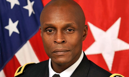 Ron Lewis. Ảnh: DoD.