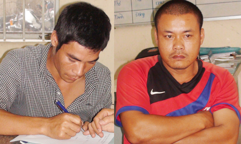 Tài xế và phụ xe tại trụ sở Công an