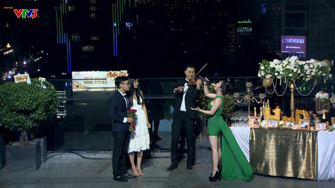 Không gian lãng mạn trong buổi cầu hôn của Hưng và Phượng. Ảnh: Điều ước thứ 7.