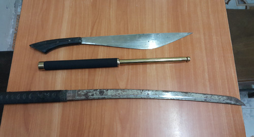 ang vật vụ án thu được trong người và tại nhà ở của Thủy. Ảnh: Phương Linh.