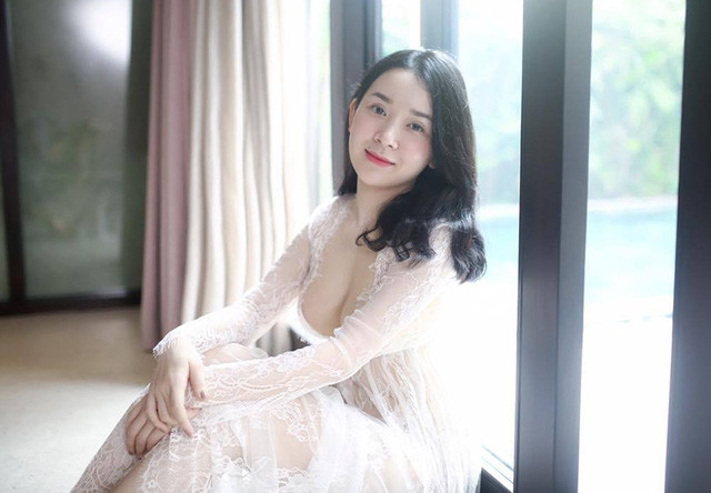 Hình ảnh nóng bỏng của cựu nữ sinh ĐH Ngoại thương Ngọc Phương đang được lan truyền trên mạng xã hội.