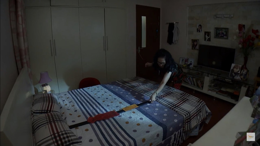 Muốn sớm có cháu bà Phương lén yểm bùa trong phòng ngủ của vợ chồng Vân