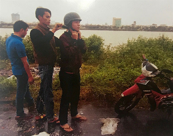 Hung thủ Nguyễn Ngọc Hải thực nghiệm lại quá trình gây án tại hiện trường