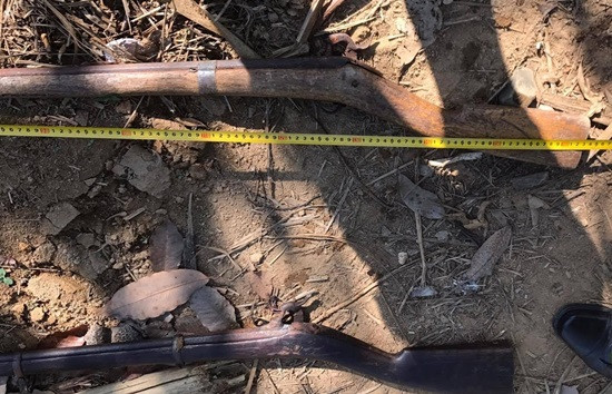 Hai cây súng tự chế trong vụ án được Công an thu giữ