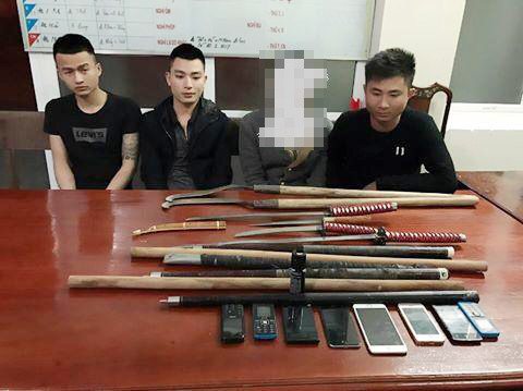 Ba đối tượng tại cơ quan điều tra. Ảnh: Báo Người Lao Động