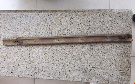 Thanh tre mà người mẹ dùng đánh cháu bé vô tình khiến cháu tử vong