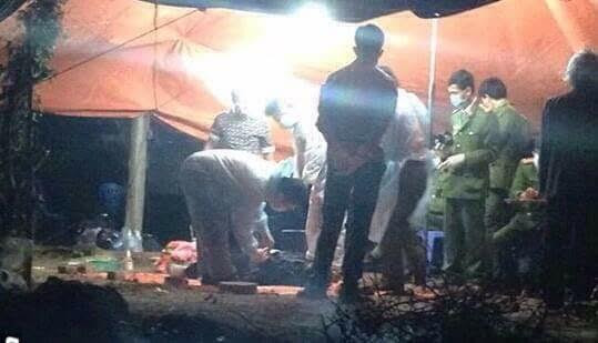 Cơ quan chức năng đang khám nghiệm tử thi