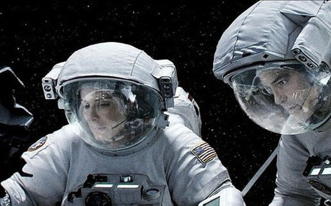 Vũ trụ không truyền âm thanh, các nhà du hành nói chuyện kiểu gì?