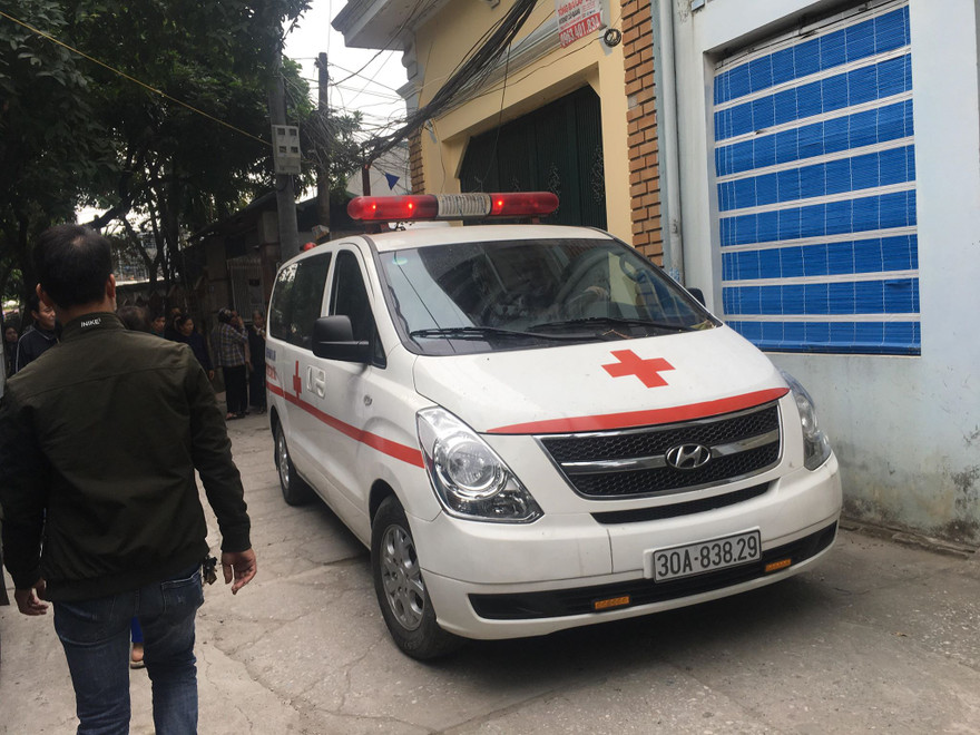 Xe cứu thương được điều tới hiện trường