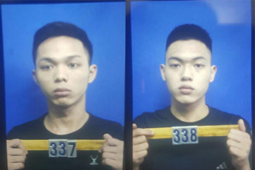 Tùng và Tiến tại cơ quan điều tra. Ảnh: Công an cung cấp