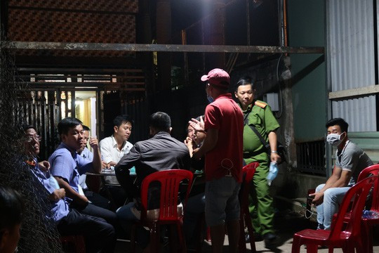 Cơ quan chức năng khám nghiệm hiện trường vụ án