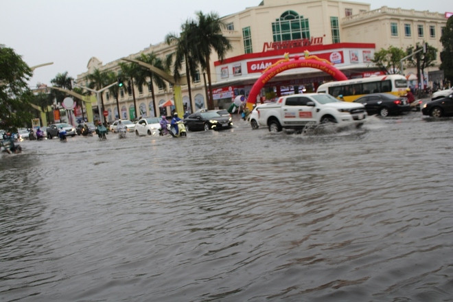 Mưa to gây ngập nhiều tuyến đường TP.Thanh Hóa
