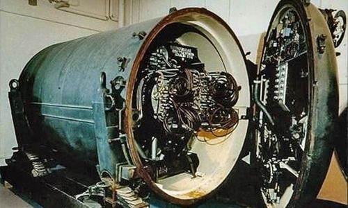 Phiên bản một quả mìn hạt nhân Blue Peacock. Ảnh: BBC.